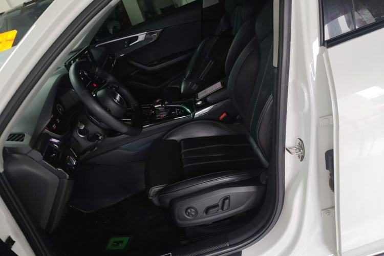 Used Audi A4L 2022 40 TFSI Luxury Dynamic Model Left Front Seat
