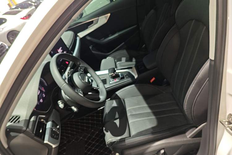 Used Audi A4L 2022 40 TFSI Fashion Dynamic Model Left Front Seat