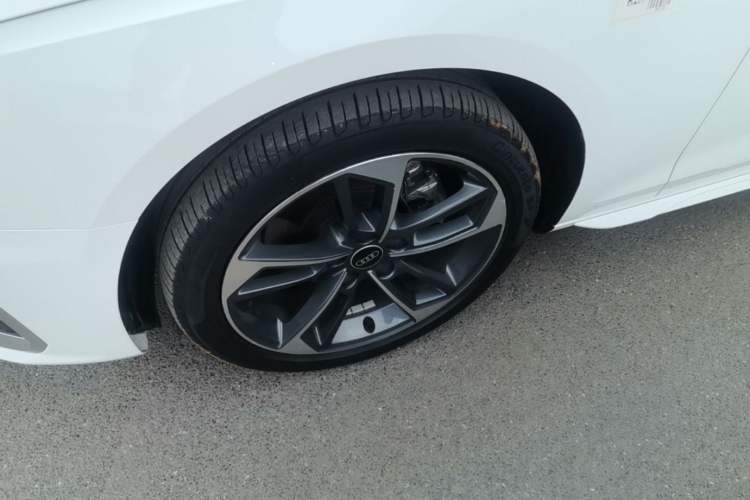 Used Audi A4L 2022 40 TFSI Fashion Dynamic Model Left Front Wheel Hub