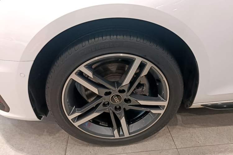 Used Audi A4L 2022 40 TFSI Luxury Dynamic Model Left Front Wheel Hub