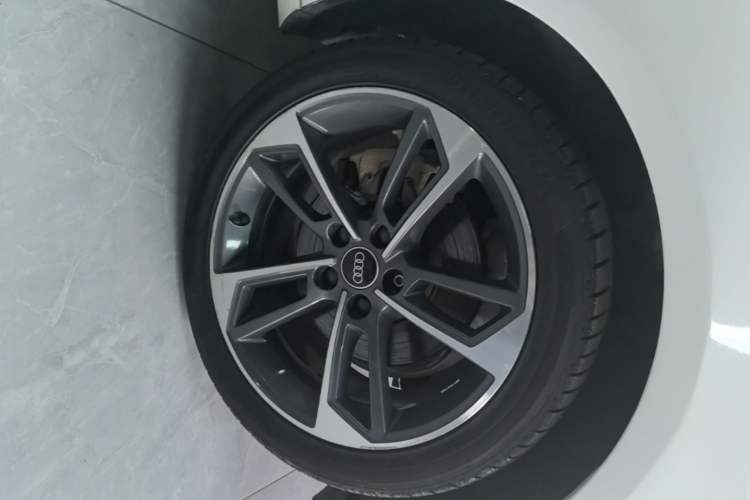 Used Audi A4L 2022 40 TFSI Fashion Dynamic Model Left Front Wheel Hub