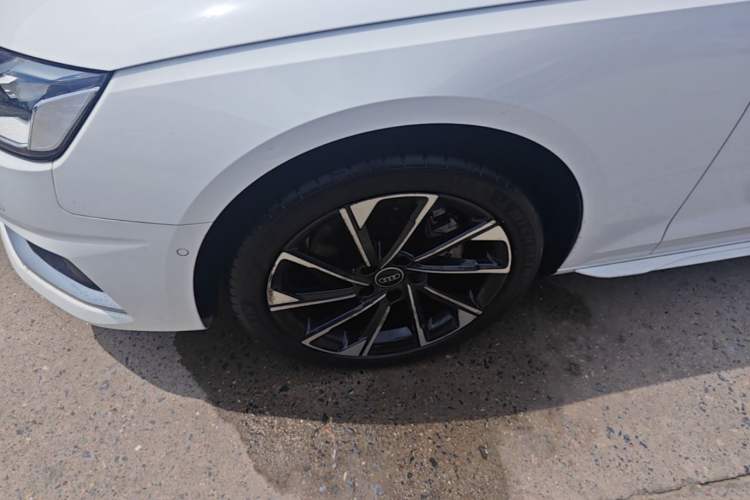 Used Audi A4L 2022 40 TFSI Luxury Prestige Edition Left Front Wheel Hub