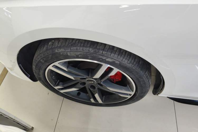 Used Audi A4L 2022 40 TFSI Luxury Dynamic Model Left Front Wheel Hub