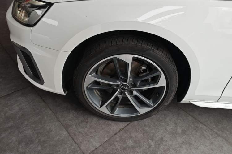 Used Audi A4L 2022 40 TFSI Fashion Dynamic Model Left Front Wheel Hub