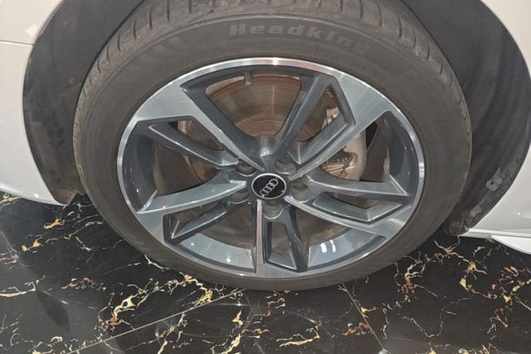 Used Audi A4L 2022 40 TFSI Fashion Dynamic Model Left Front Wheel Hub
