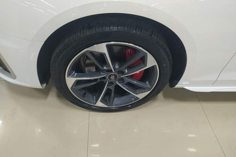 Used Audi A4L 2022 40 TFSI Fashion Dynamic Model Left Front Wheel Hub