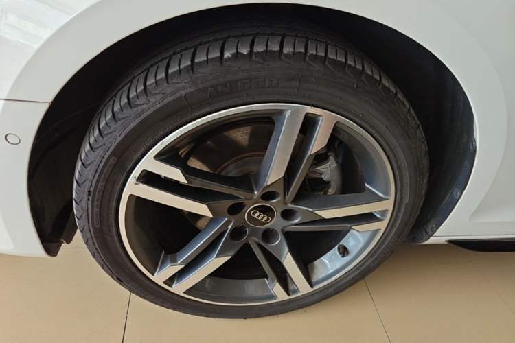 Used Audi A4L 2022 40 TFSI Luxury Dynamic Model Left Front Wheel Hub