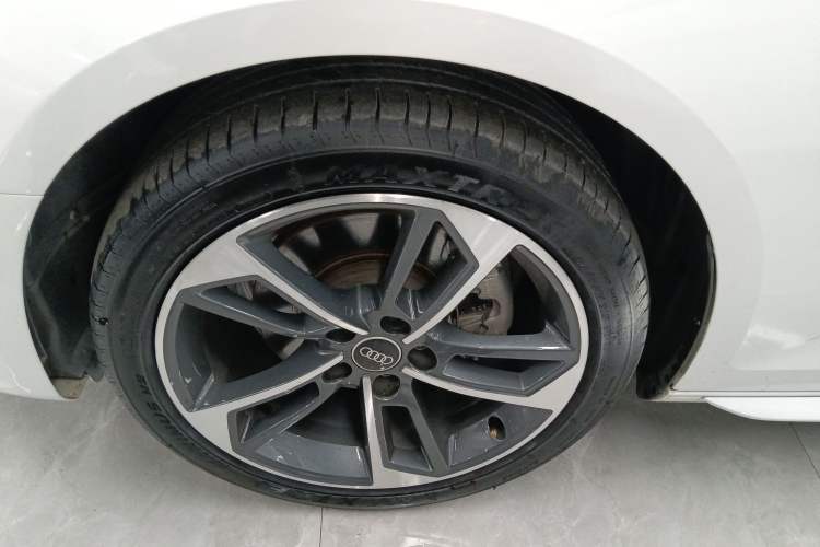 Used Audi A4L 2022 40 TFSI Fashion Dynamic Model Left Front Wheel Hub