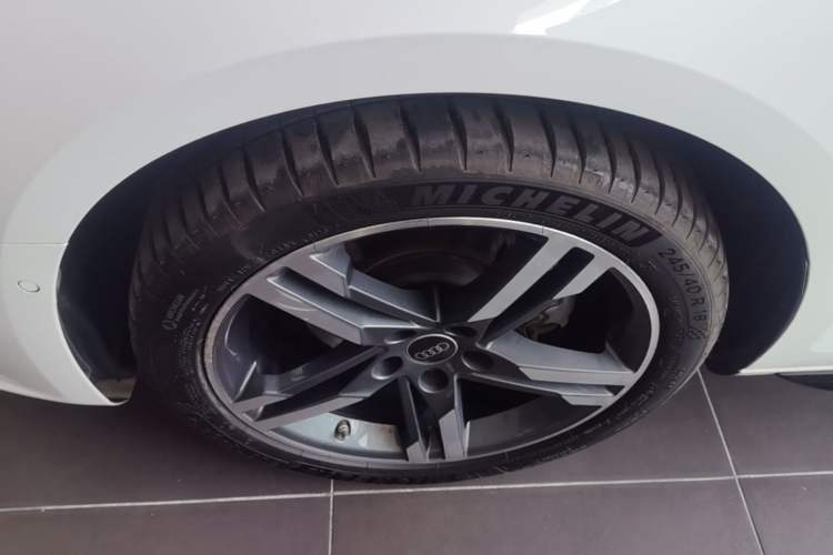 Used Audi A4L 2022 40 TFSI Luxury Dynamic Model Left Front Wheel Hub
