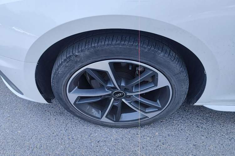 Used Audi A4L 2022 40 TFSI Fashion Dynamic Model Left Front Wheel Hub