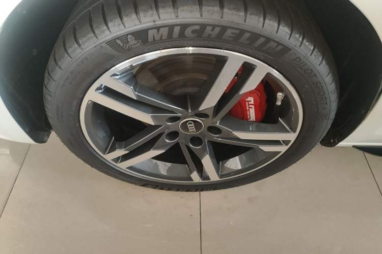 Used Audi A4L 2022 40 TFSI Fashion Dynamic Model Left Front Wheel Hub