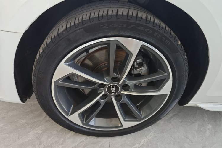 Used Audi A4L 2022 40 TFSI Fashion Dynamic Model Left Front Wheel Hub