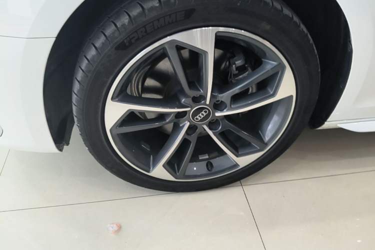 Used Audi A4L 2022 40 TFSI Fashion Dynamic Model Left Front Wheel Hub