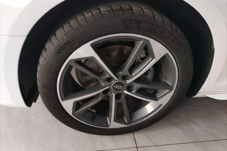 Used Audi A4L 2022 40 TFSI Fashion Dynamic Model Left Front Wheel Hub