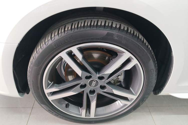 Used Audi A4L 2022 40 TFSI Fashion Dynamic Model Left Front Wheel Hub