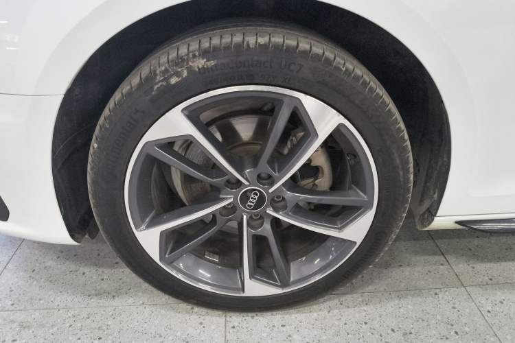Used Audi A4L 2022 40 TFSI Fashion Dynamic Model Left Front Wheel Hub