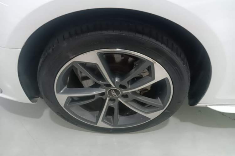 Used Audi A4L 2022 40 TFSI Fashion Dynamic Model Left Front Wheel Hub