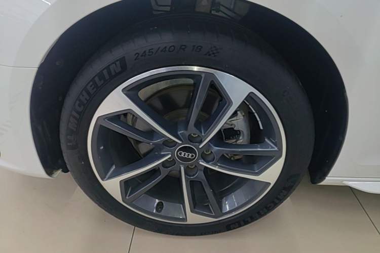 Used Audi A4L 2022 40 TFSI Fashion Dynamic Model Left Front Wheel Hub