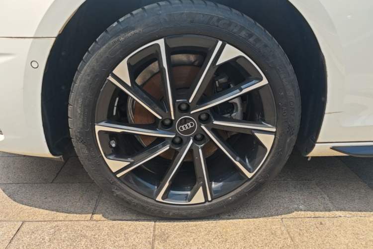 Used Audi A4L 2022 40 TFSI Luxury Prestige Edition Left Front Wheel Hub