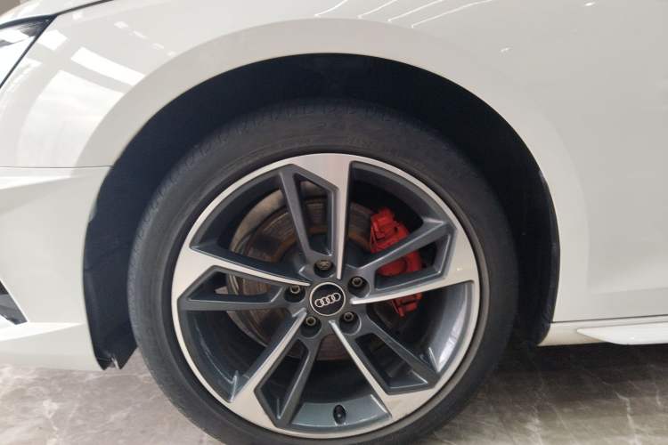 Used Audi A4L 2022 40 TFSI Fashion Dynamic Model Left Front Wheel Hub