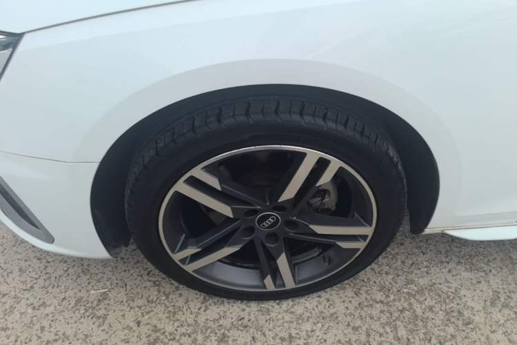 Used Audi A4L 2022 40 TFSI Fashion Dynamic Model Left Front Wheel Hub