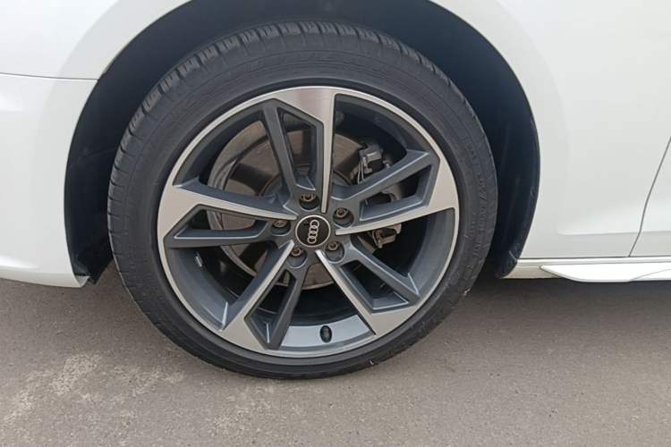 Used Audi A4L 2022 40 TFSI Fashion Dynamic Model Left Front Wheel Hub