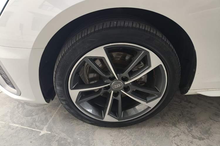 Used Audi A4L 2022 40 TFSI Fashion Dynamic Model Left Front Wheel Hub