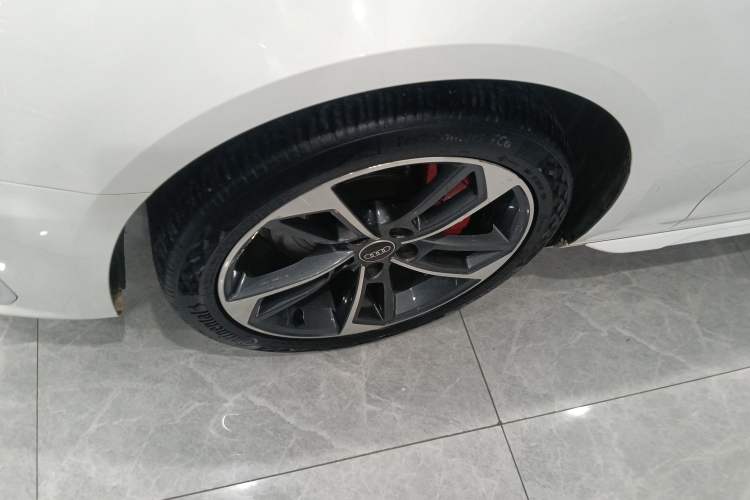 Used Audi A4L 2022 40 TFSI Fashion Dynamic Model Left Front Wheel Hub