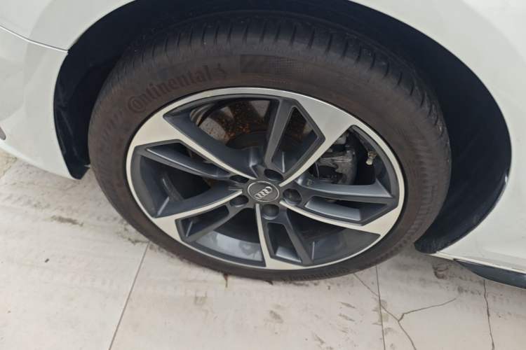 Used Audi A4L 2022 40 TFSI Fashion Dynamic Model Left Front Wheel Hub