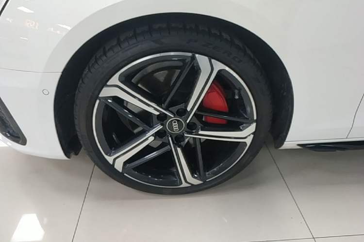 Used Audi A4L 2022 45 TFSI quattro Prestige Dynamic Edition Left Front Wheel Hub