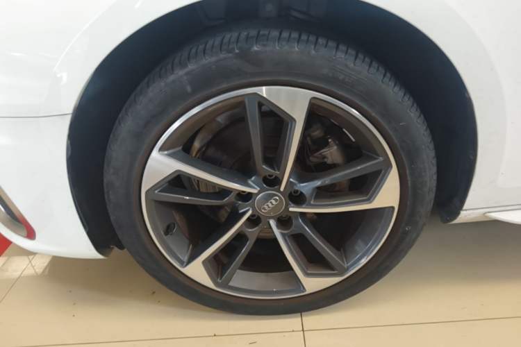 Used Audi A4L 2022 40 TFSI Fashion Dynamic Model Left Front Wheel Hub