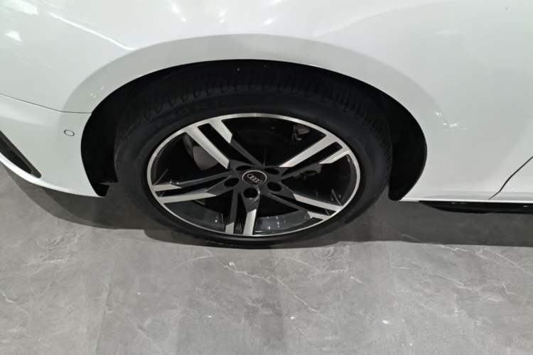 Used Audi A4L 2022 40 TFSI Luxury Dynamic Model Left Front Wheel Hub
