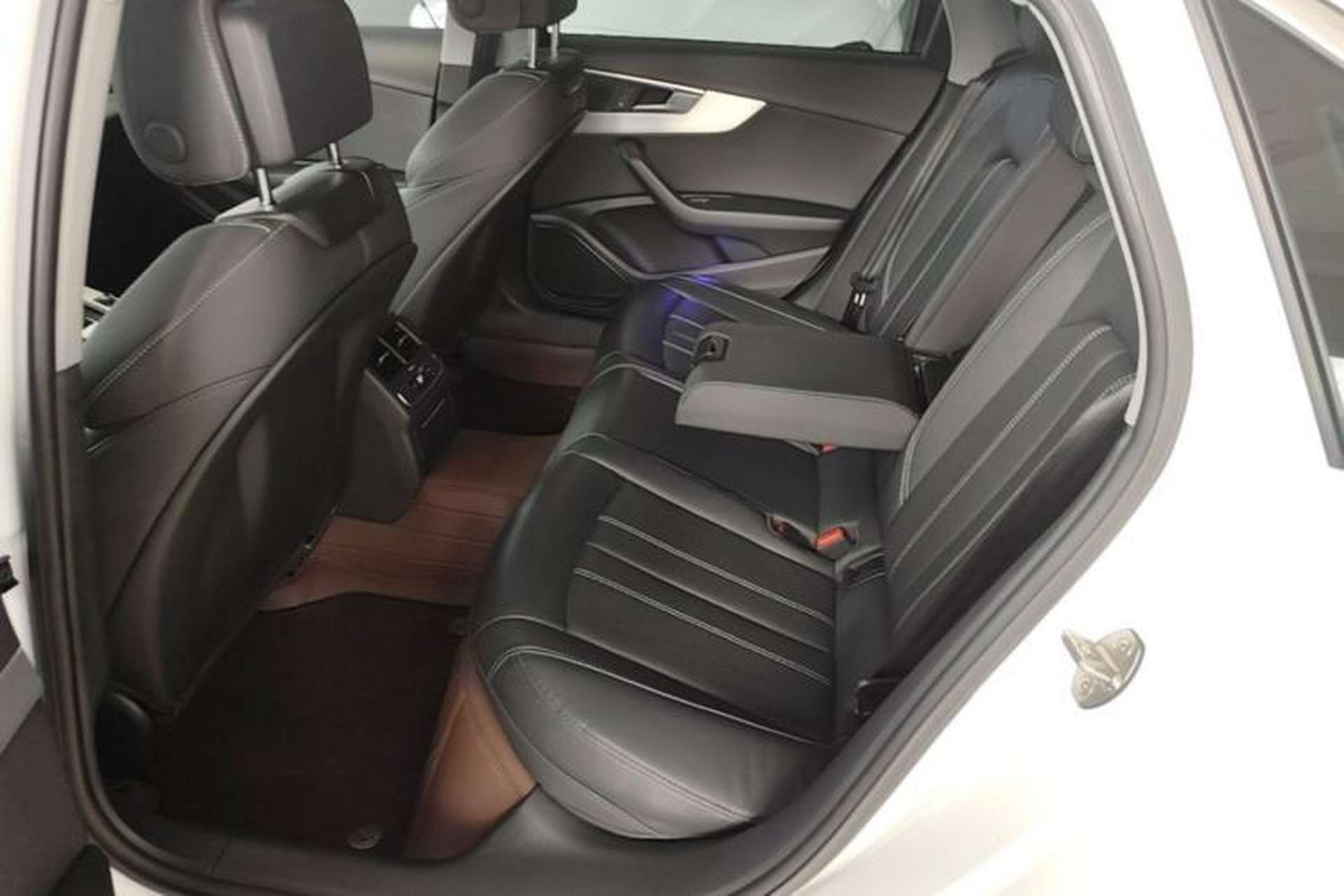 Used Audi A4L 2022 40 TFSI Fashion Dynamic Model Left Rear Seat