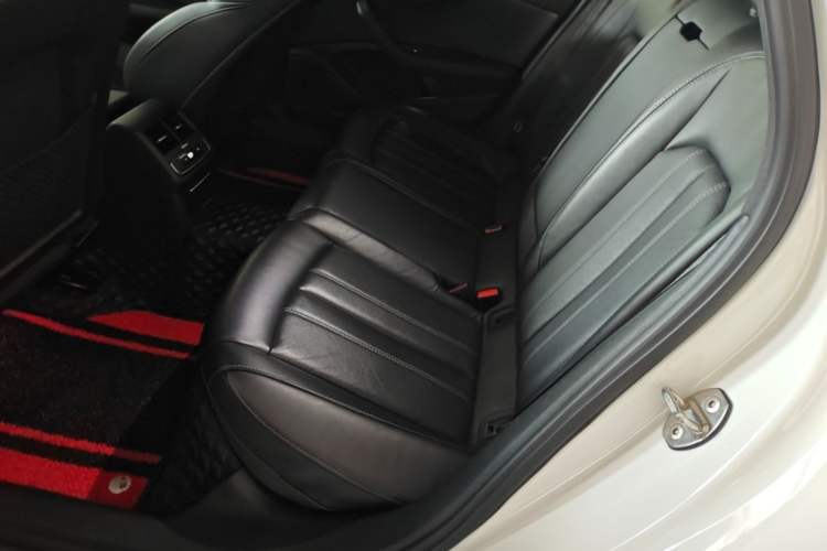 Used Audi A4L 2022 40 TFSI Luxury Dynamic Model Left Rear Seat
