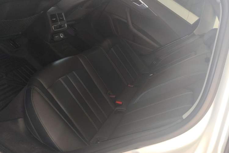 Used Audi A4L 2022 40 TFSI Luxury Dynamic Model Left Rear Seat