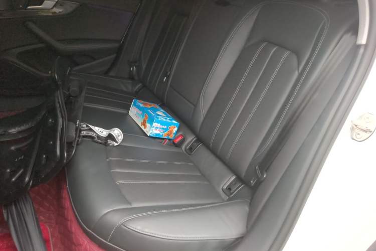 Used Audi A4L 2022 40 TFSI Luxury Dynamic Model Left Rear Seat