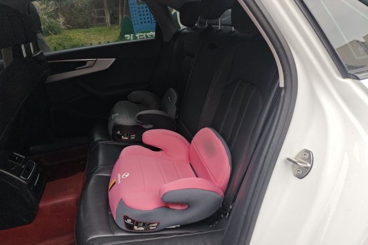 Used Audi A4L 2022 40 TFSI Luxury Dynamic Model Left Rear Seat