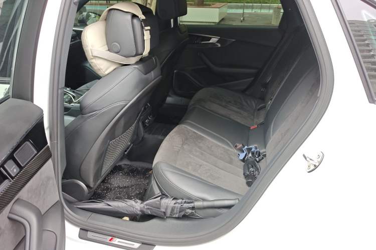 Used Audi A4L 2022 45 TFSI quattro Prestige Dynamic Edition Left Rear Seat