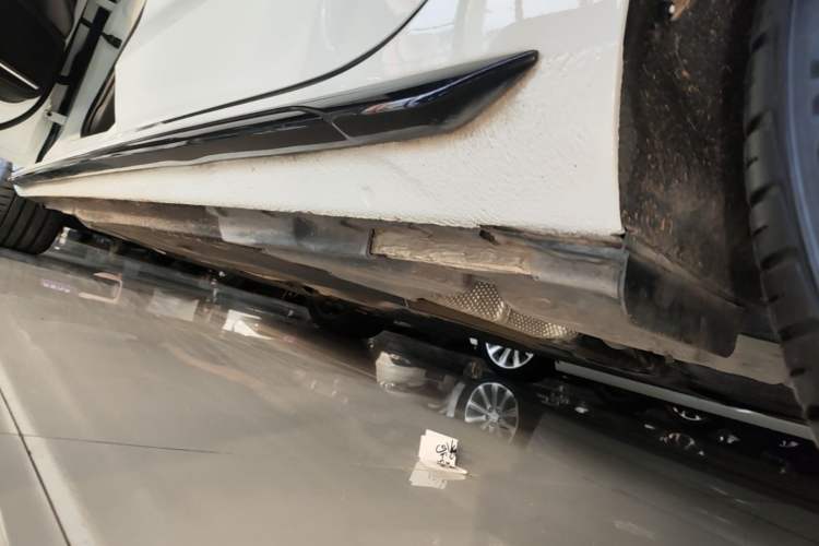 Used Audi A4L 2022 40 TFSI Luxury Dynamic Model Left Side Sill