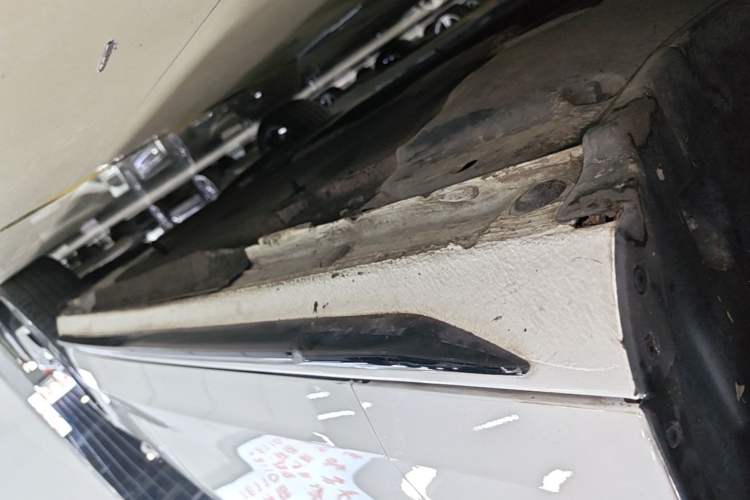 Used Audi A4L 2022 40 TFSI Luxury Dynamic Model Left Side Sill