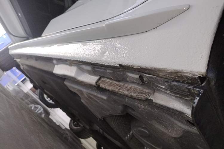 Used Audi A4L 2022 40 TFSI Stylish and Elegant Edition Left Side Sill