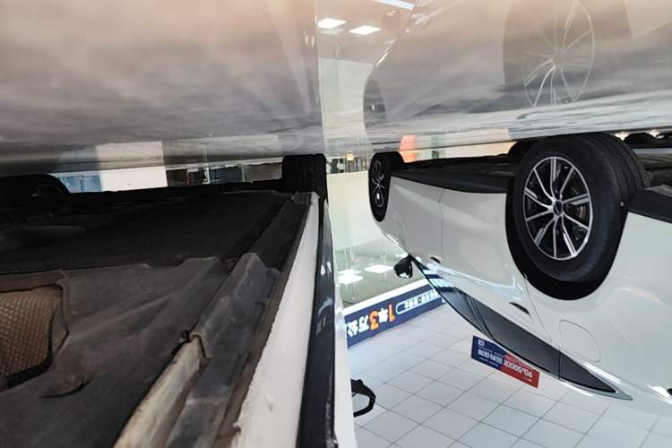 Used Audi A4L 2022 40 TFSI Fashion Dynamic Model Left Side Sill