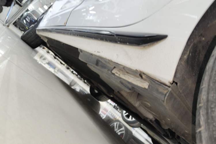 Used Audi A4L 2022 40 TFSI Luxury Dynamic Model Left Side Sill