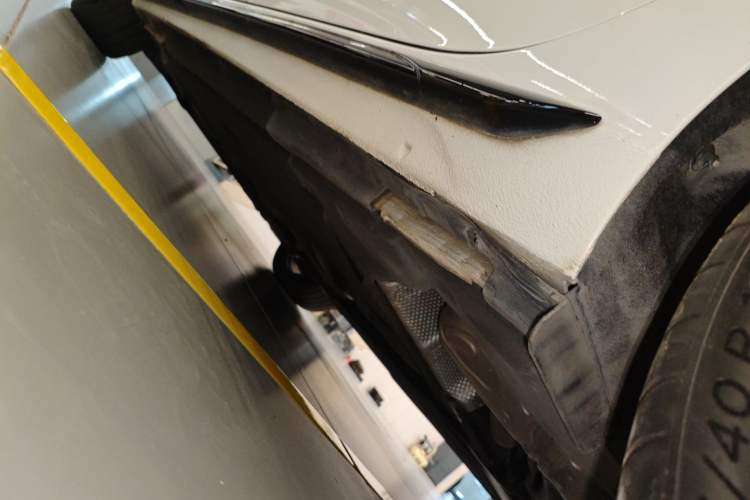 Used Audi A4L 2022 40 TFSI Luxury Dynamic Model Left Side Sill