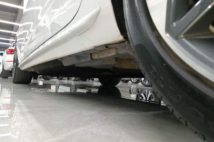 Used Audi A4L 2022 40 TFSI Fashion Dynamic Model Left Side Sill
