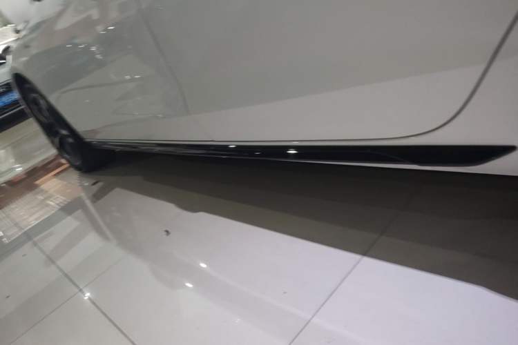 Used Audi A4L 2022 40 TFSI Luxury Dynamic Model Left Side Sill