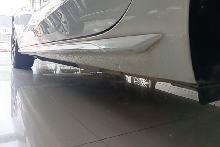 Used Audi A4L 2022 40 TFSI Fashion Dynamic Model Left Side Sill