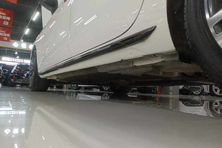 Used Audi A4L 2022 40 TFSI Luxury Dynamic Model Left Side Sill