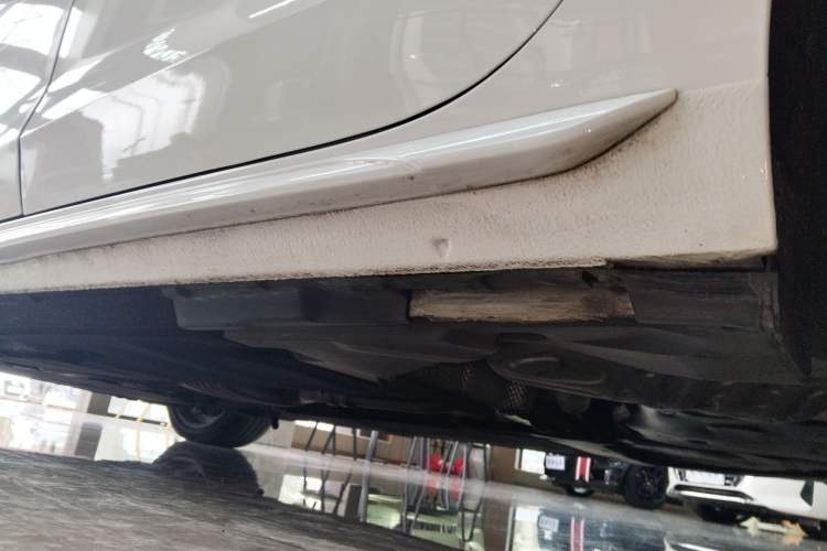 Used Audi A4L 2022 40 TFSI Fashion Dynamic Model Left Side Sill