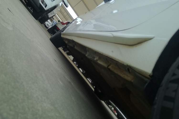 Used Audi A4L 2022 40 TFSI Stylish and Elegant Edition Left Side Sill